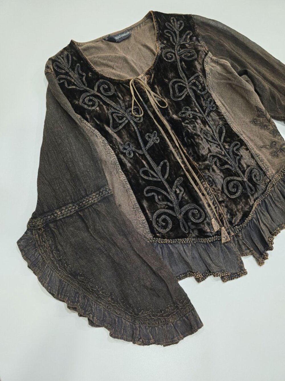 All That Jazz โฆ Velvet Embroidered Brown Boho Blouse โฆ Bell Sleeve Ruffle Hem M - Picture 10 of 15